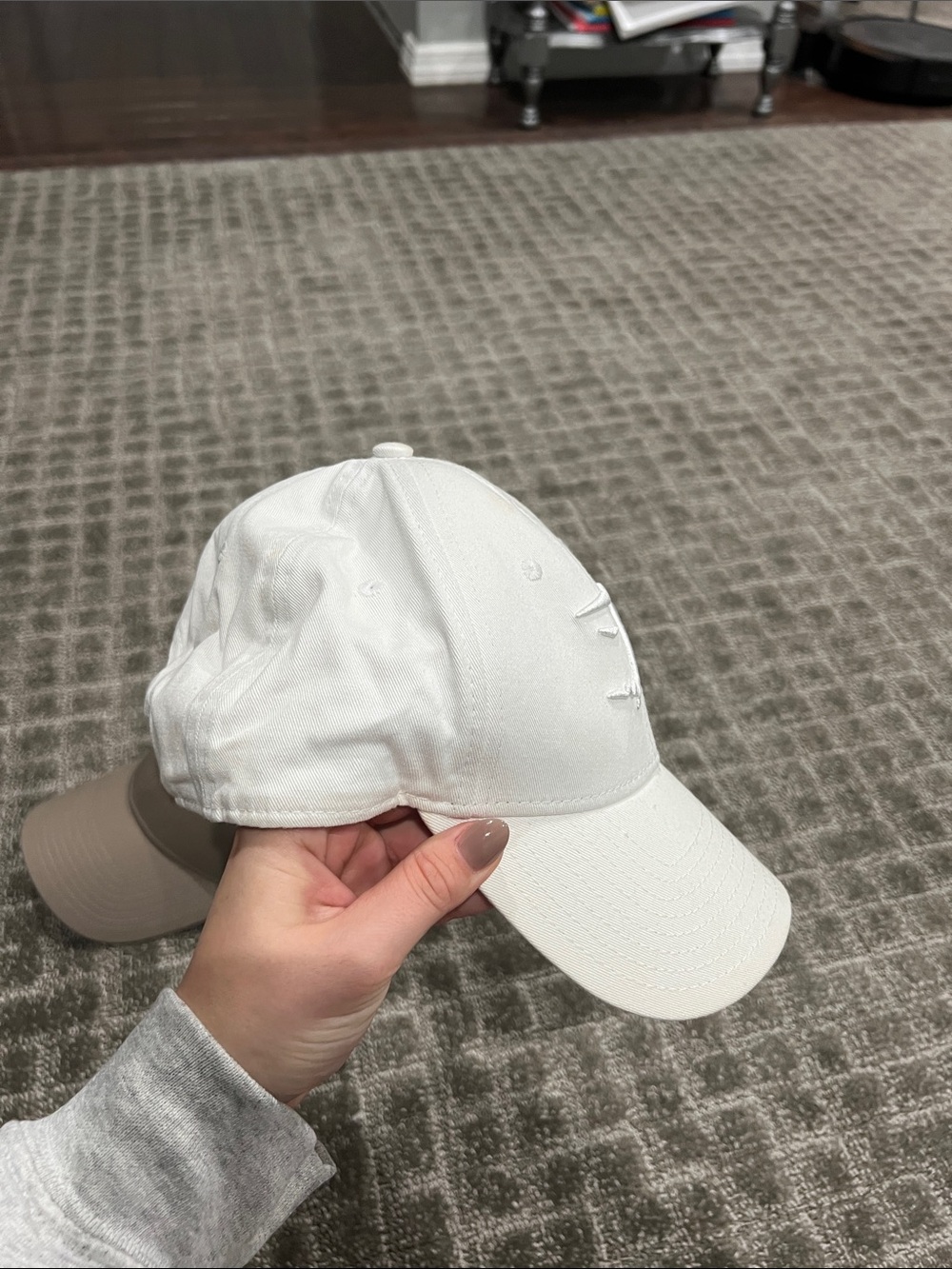 Gymshark Men’s White & Taupe Logo Baseball Caps - Picture 7 of 11